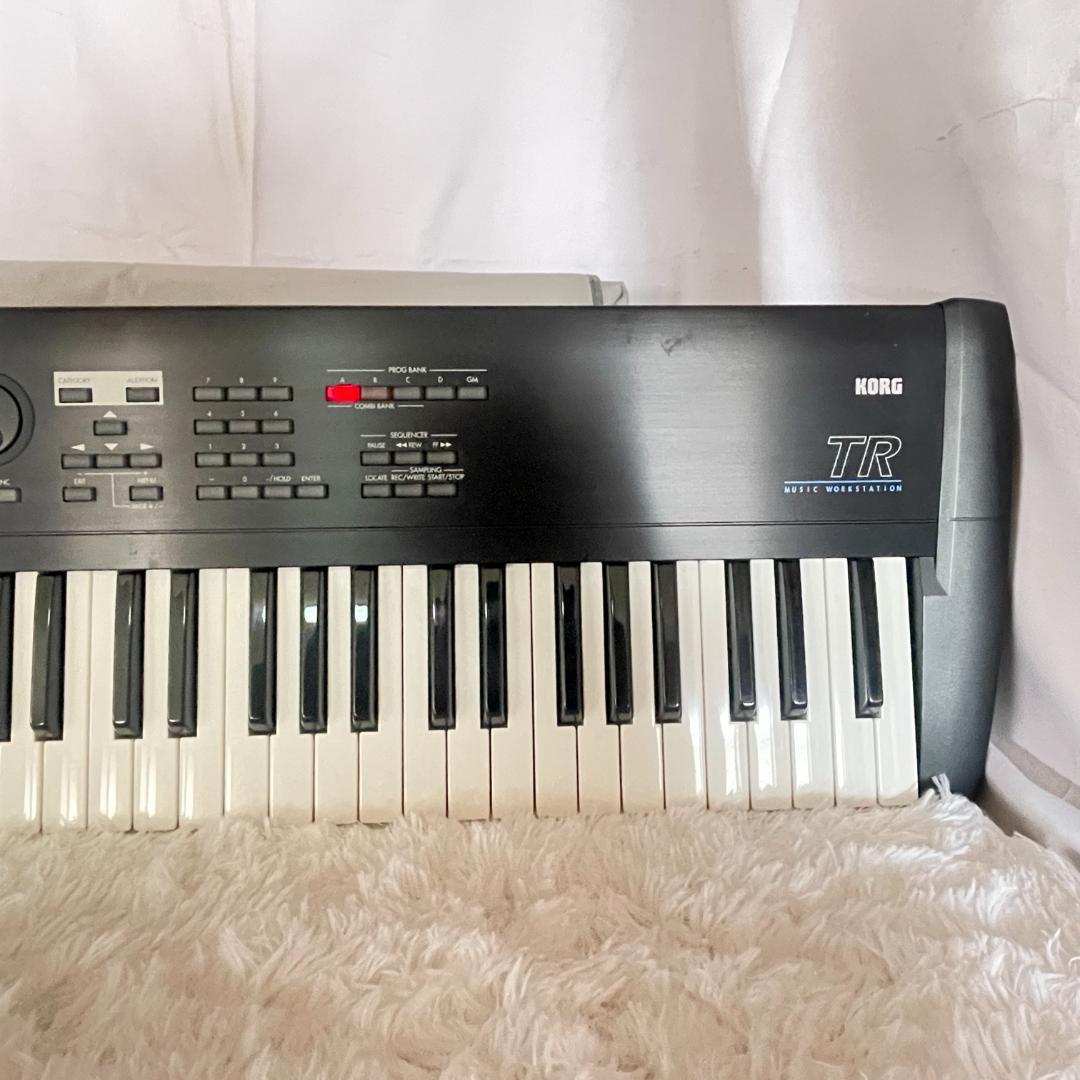 KORG TR76 シンセサイザー