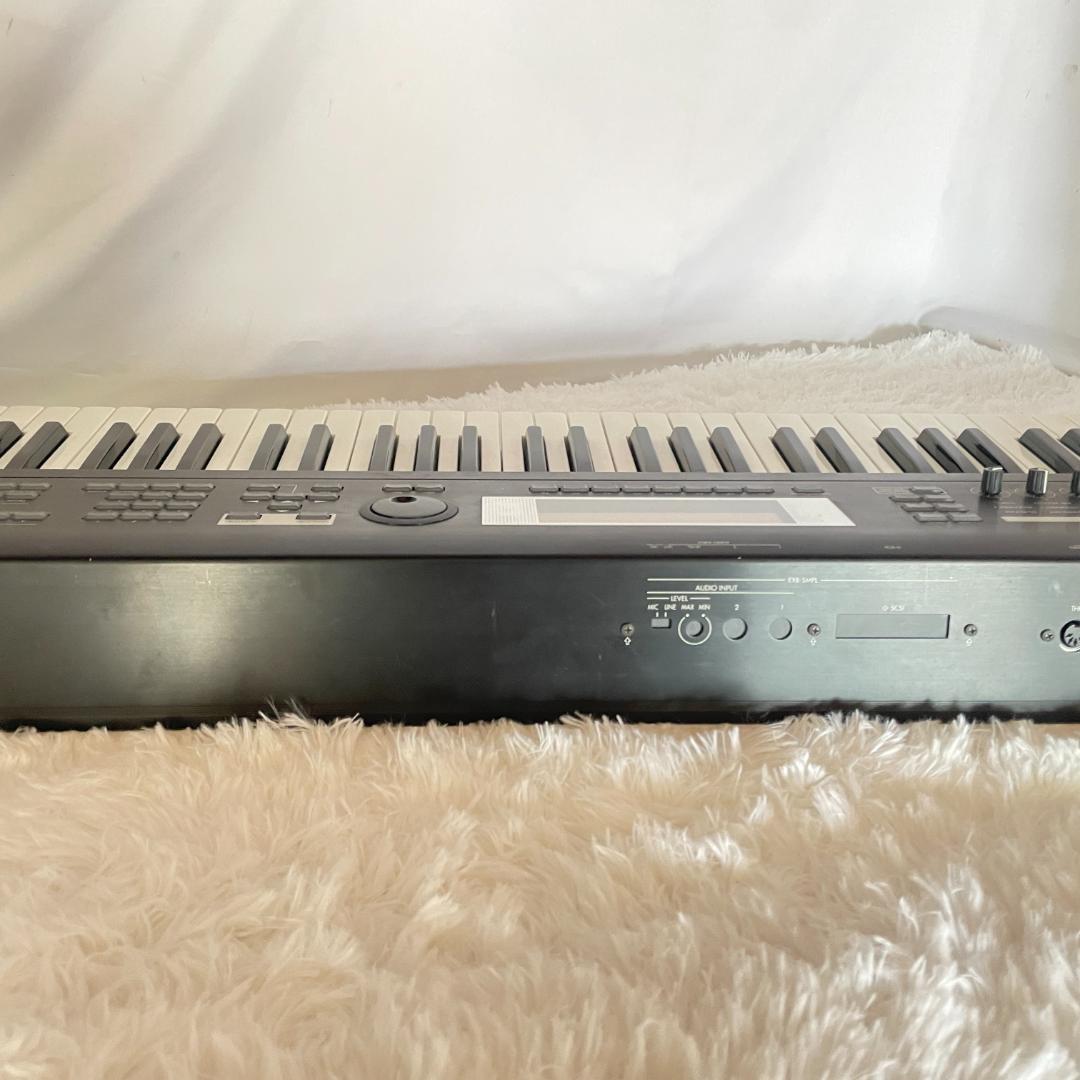 KORG TR76 シンセサイザー