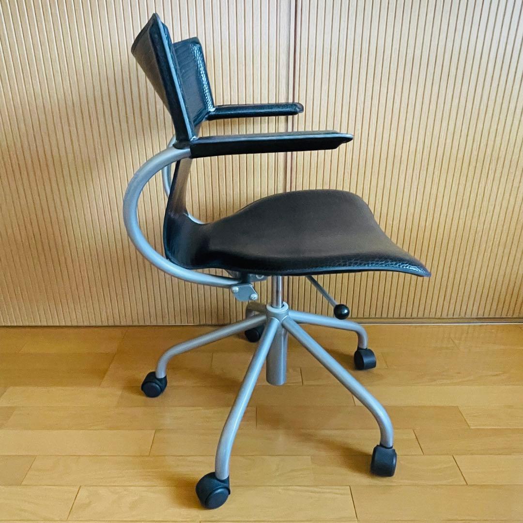 【廃盤品・希少】カリモク 合成皮革張デスクチェアー ニュークロコ ブラック