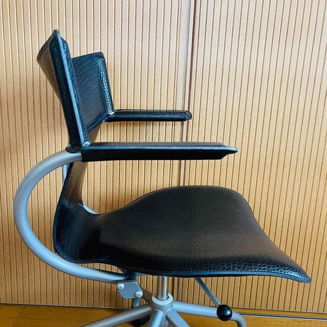 【廃盤品・希少】カリモク 合成皮革張デスクチェアー ニュークロコ ブラック