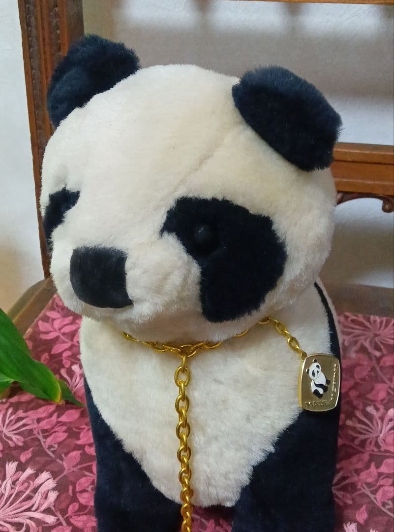 日中国交正常化記念の中国製作パンダ金色のチェーン付き