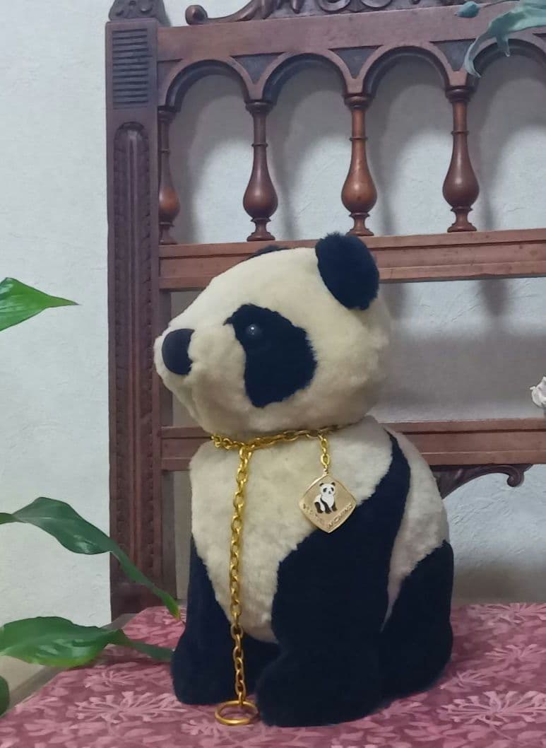 日中国交正常化記念の中国製作パンダ金色のチェーン付き