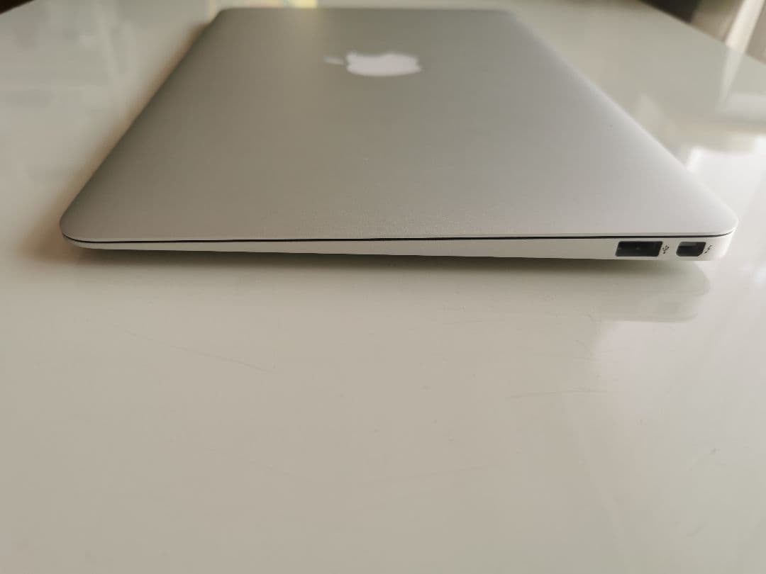 Macbook air 2011 モデルNo.A1370 リサイクル券付き
