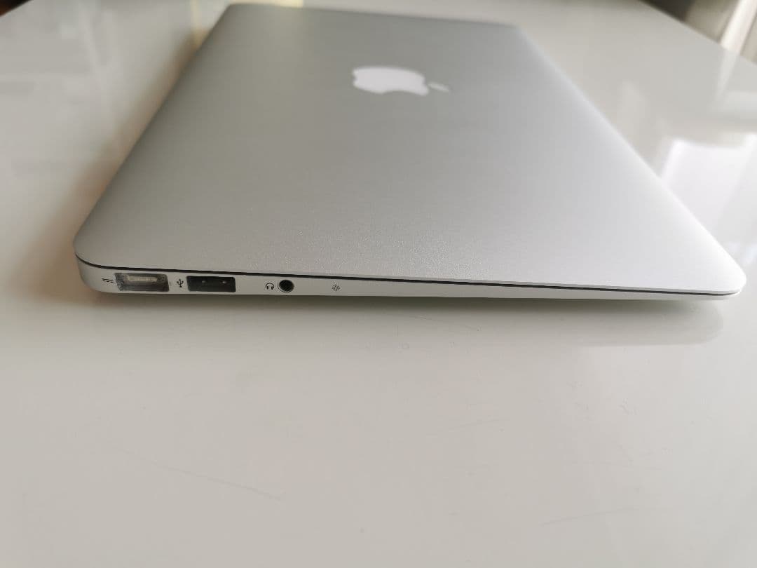 Macbook air 2011 モデルNo.A1370 リサイクル券付き