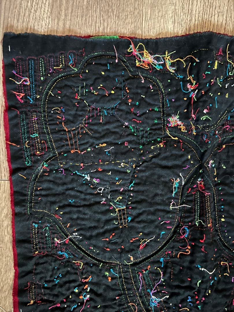 パナマ・クナ族のモラ刺繍、熱帯の花と葉をモチーフ　サイズ約39cm x 32cm