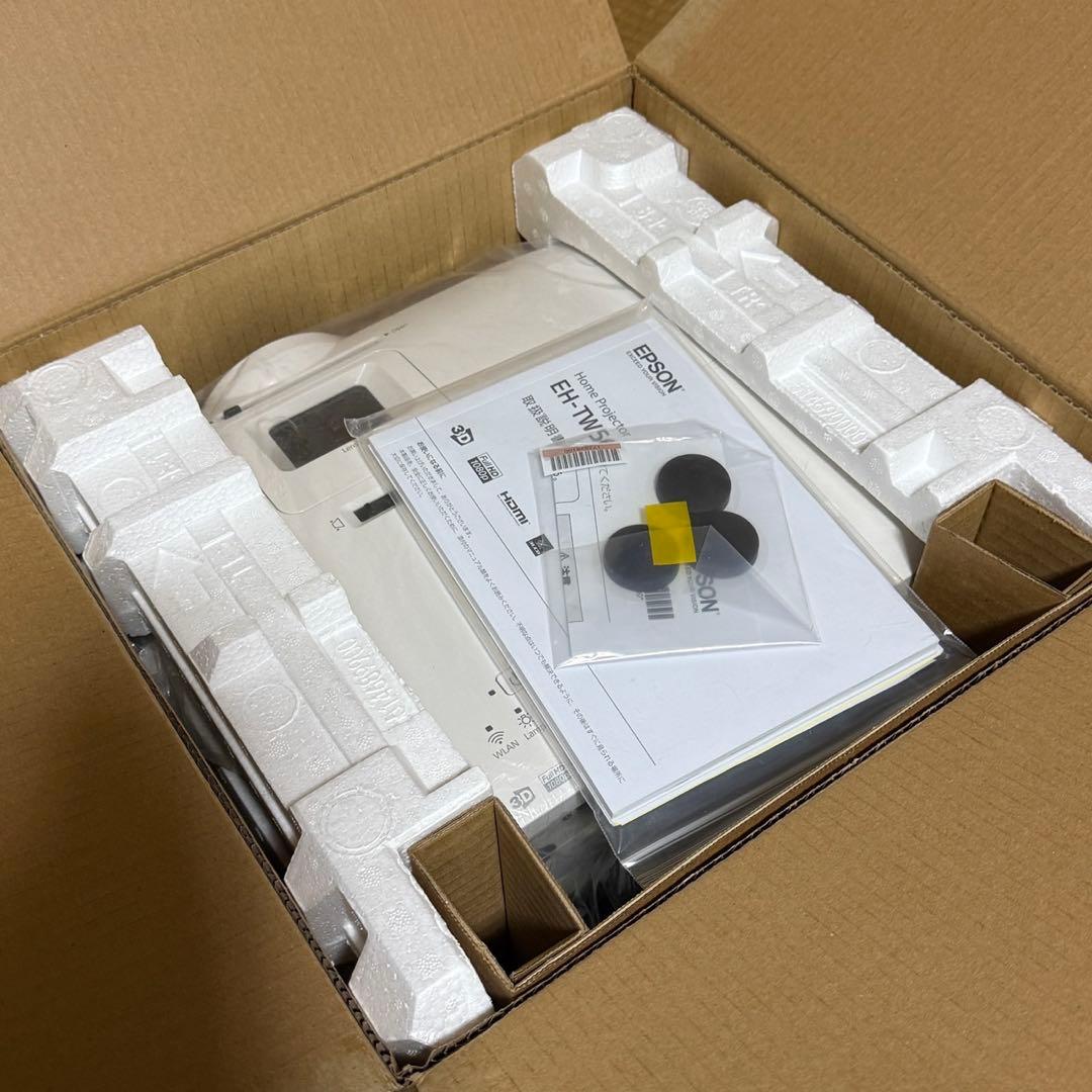 美品　Epson EH-TW5650 プロジェクター本体【ランプ点灯時間93H】