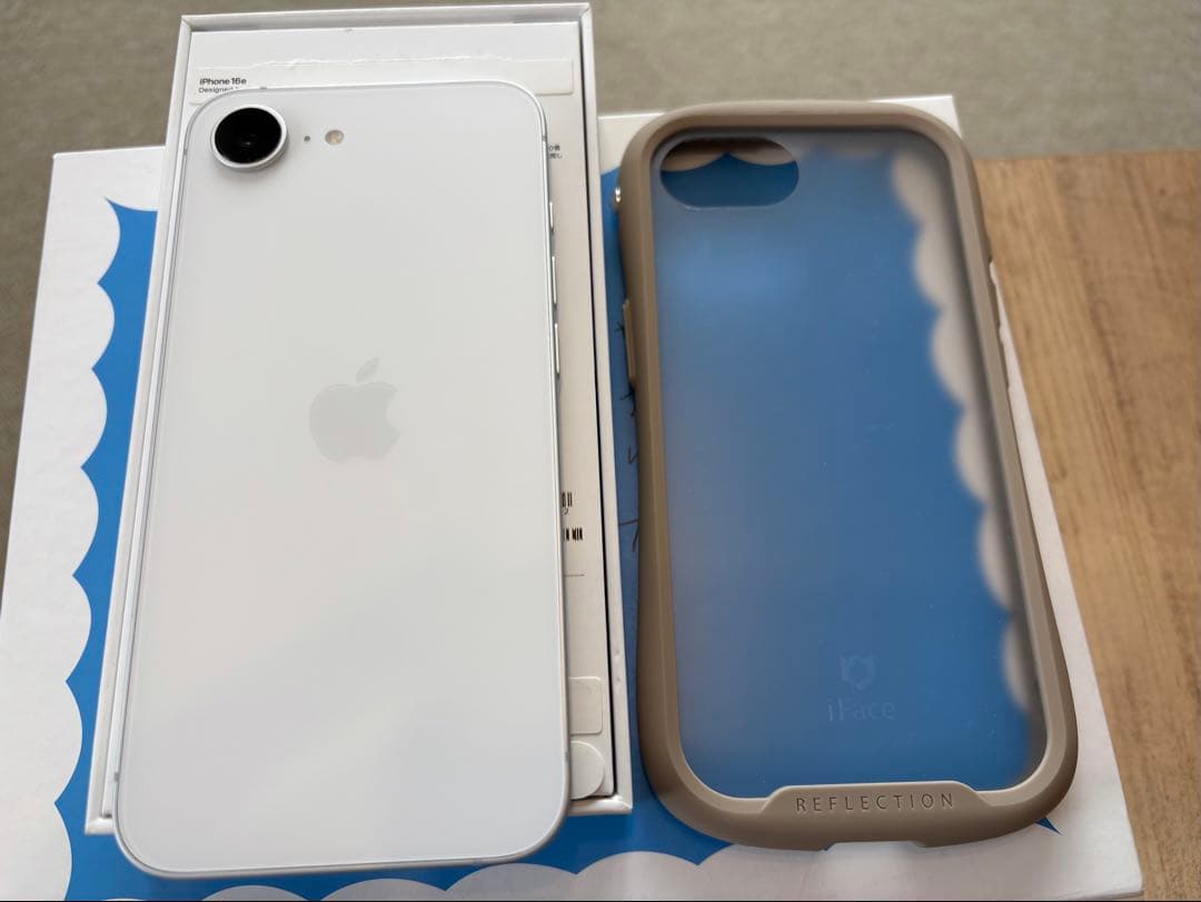 スマートフォン本体 iphone16e white 128GB