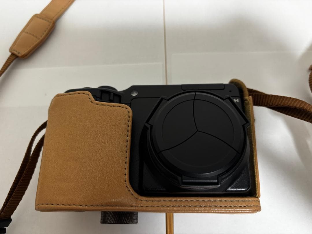 【美品・元箱付き】RICOH GXR +P10+自動開閉式レンズキャップ