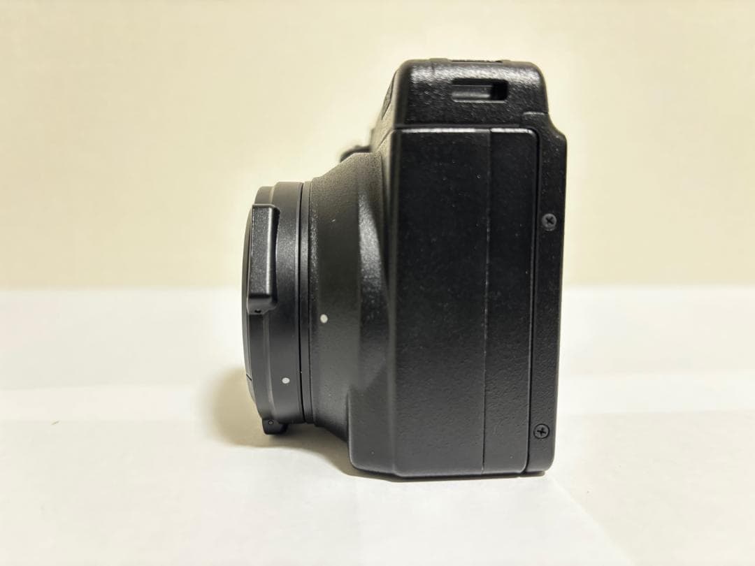 【美品・元箱付き】RICOH GXR +P10+自動開閉式レンズキャップ