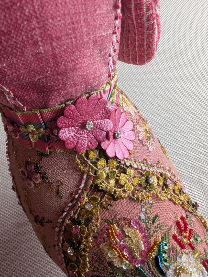 値下げしました！12/23 think bee！ピンクの犬型ぬいぐるみ