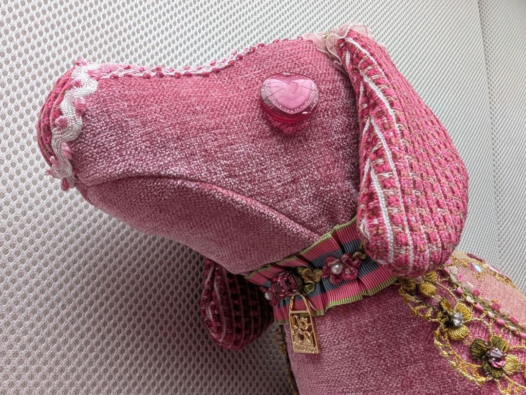 値下げしました！12/23 think bee！ピンクの犬型ぬいぐるみ