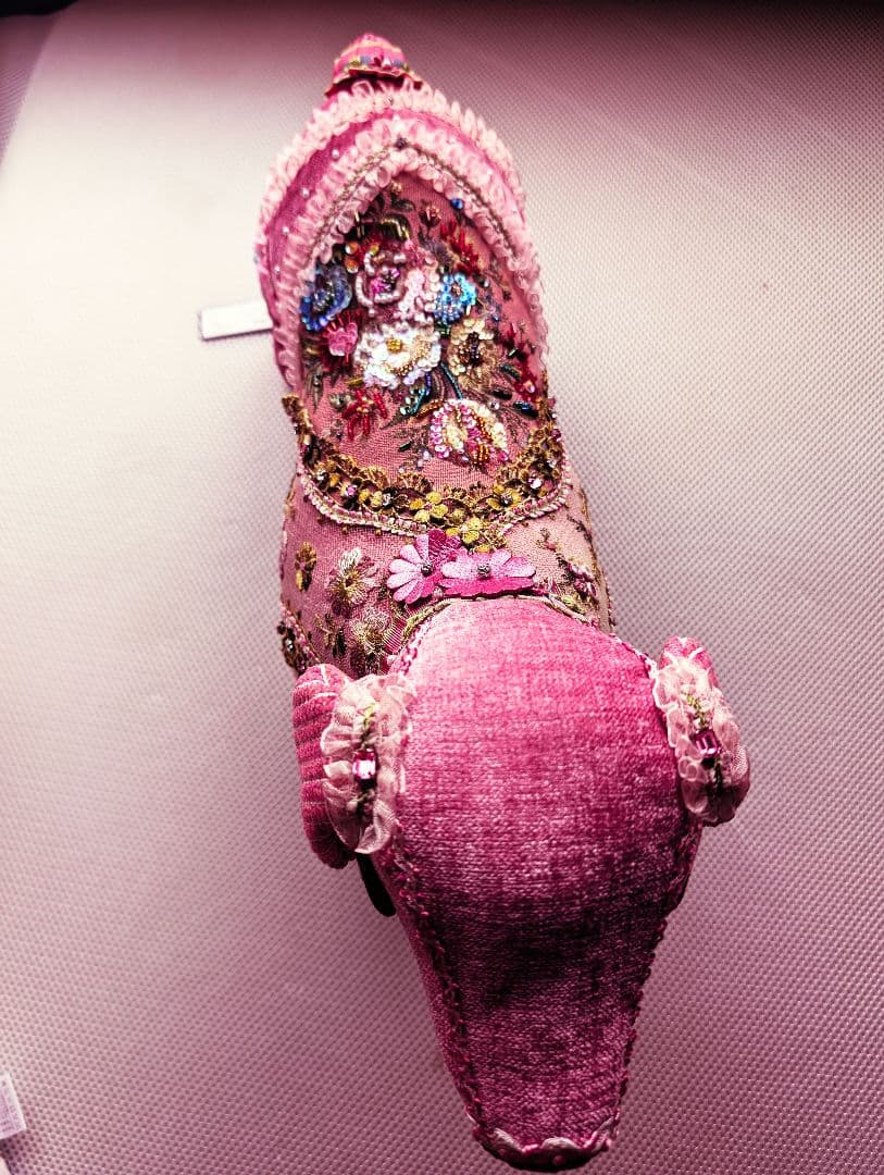 値下げしました！12/23 think bee！ピンクの犬型ぬいぐるみ