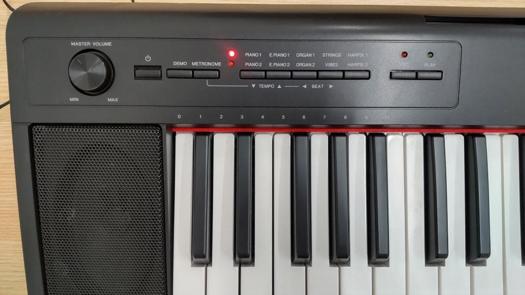 【美品　送料込】YAMAHA キーボードピアノ　Piaggero　NP-12