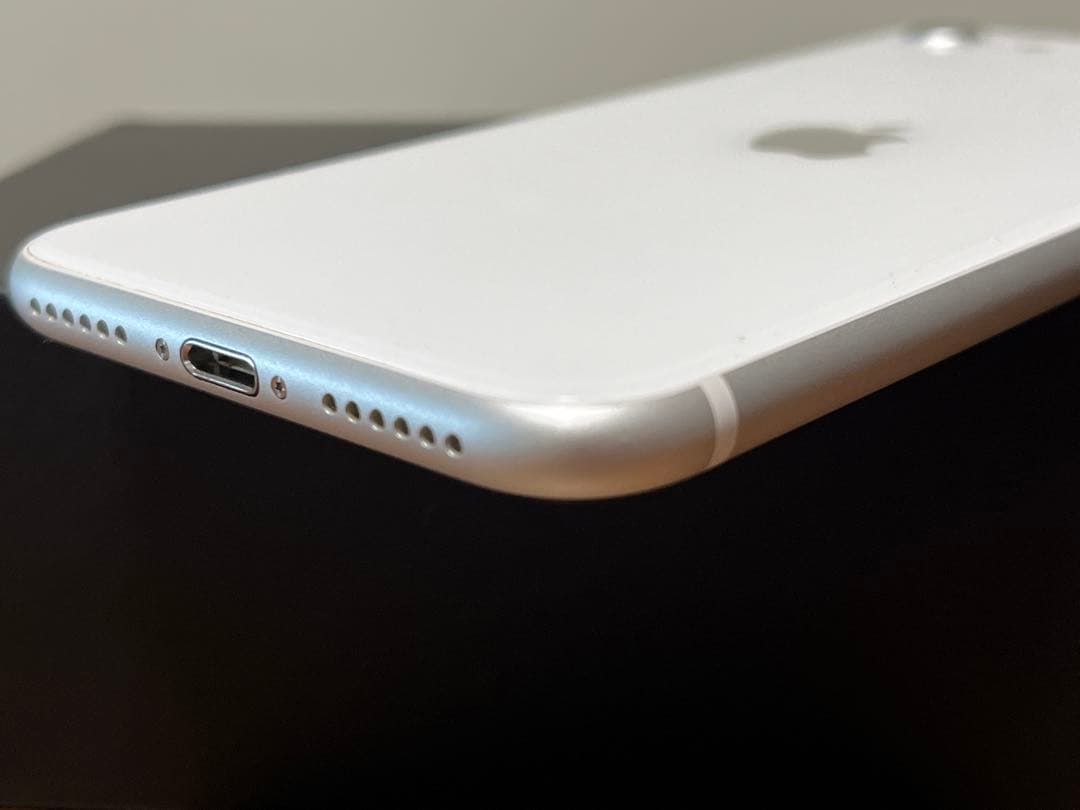 iPhone se2 128g 純正バッテリー90%simロック無し