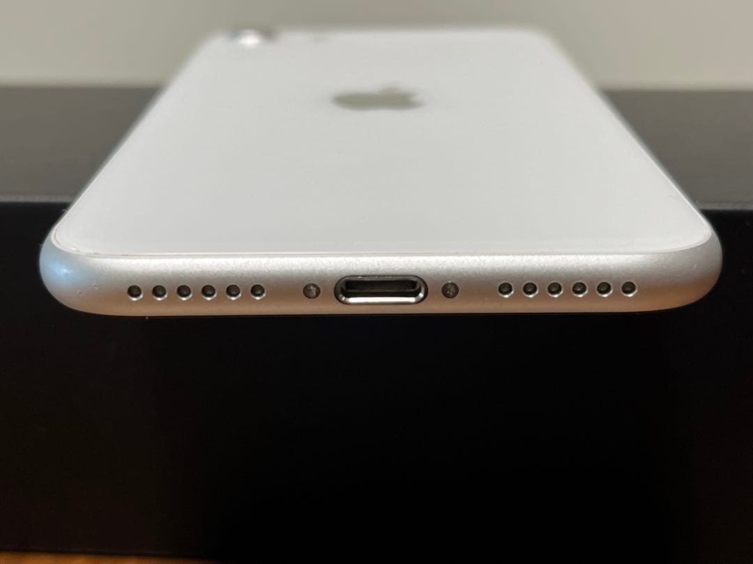 iPhone se2 128g 純正バッテリー90%simロック無し