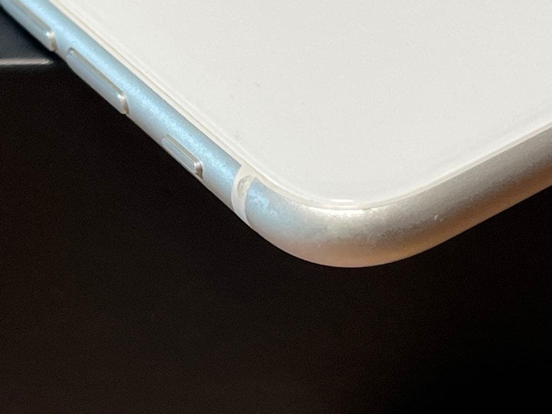 iPhone se2 128g 純正バッテリー90%simロック無し