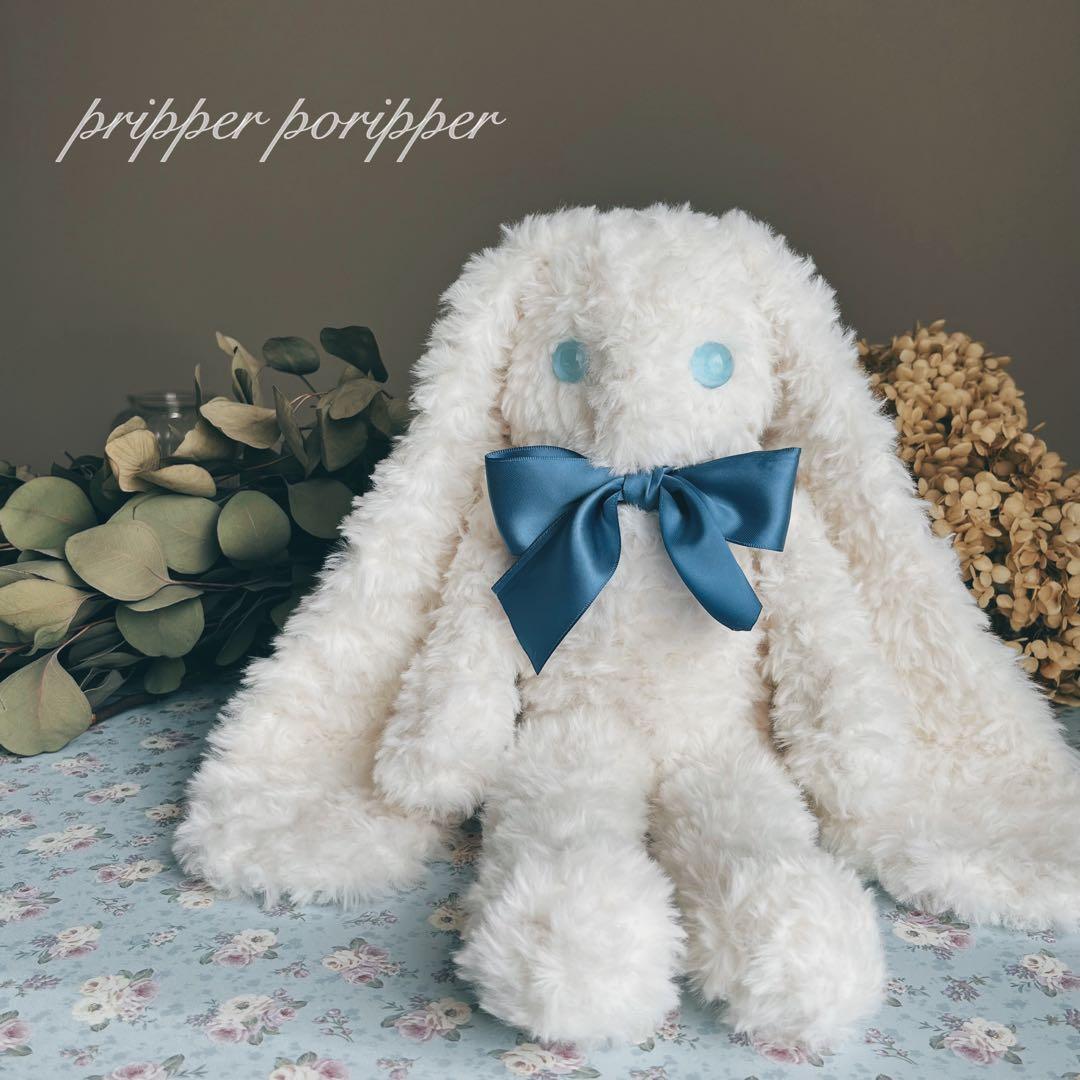 sample 硝子の瞳を持つ、しろうさぎのあみぐるみ　アートドール