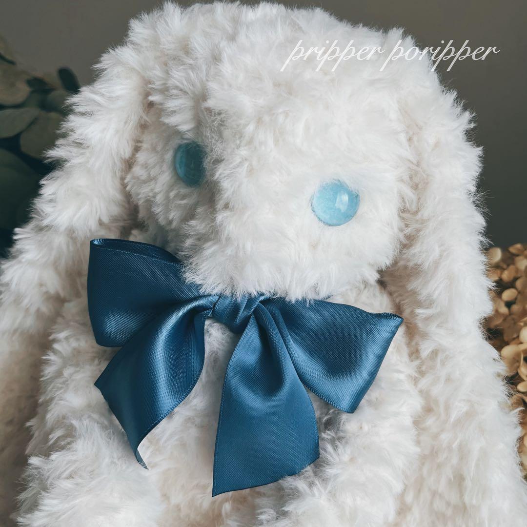 sample 硝子の瞳を持つ、しろうさぎのあみぐるみ　アートドール