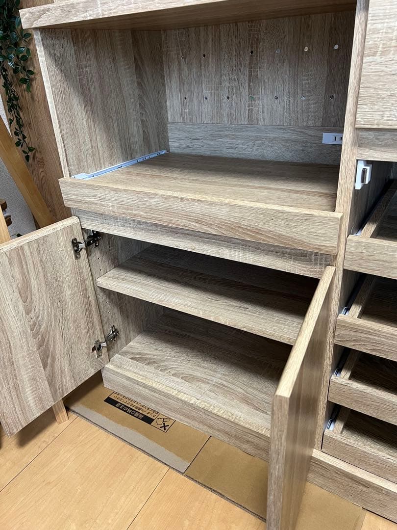 【最終値下げ】LOWYA 食器棚