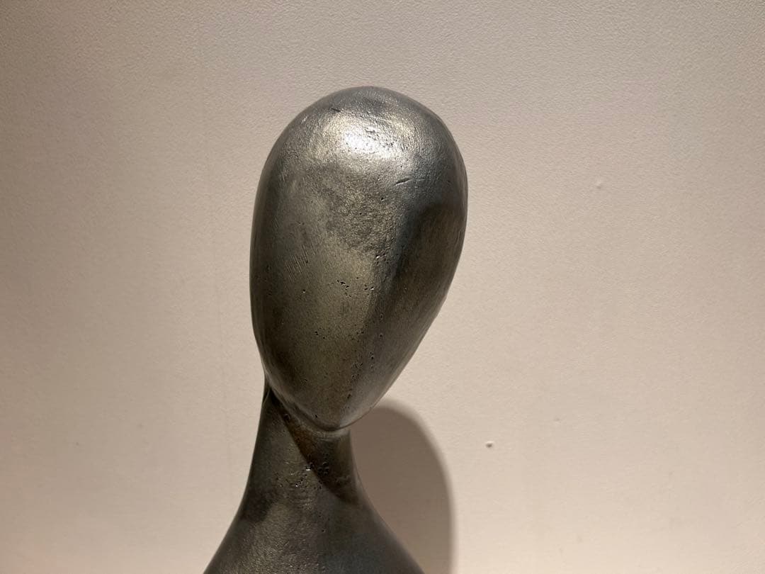 0123　人型オブジェ　インテリア　重量大　表面金属製　展示品