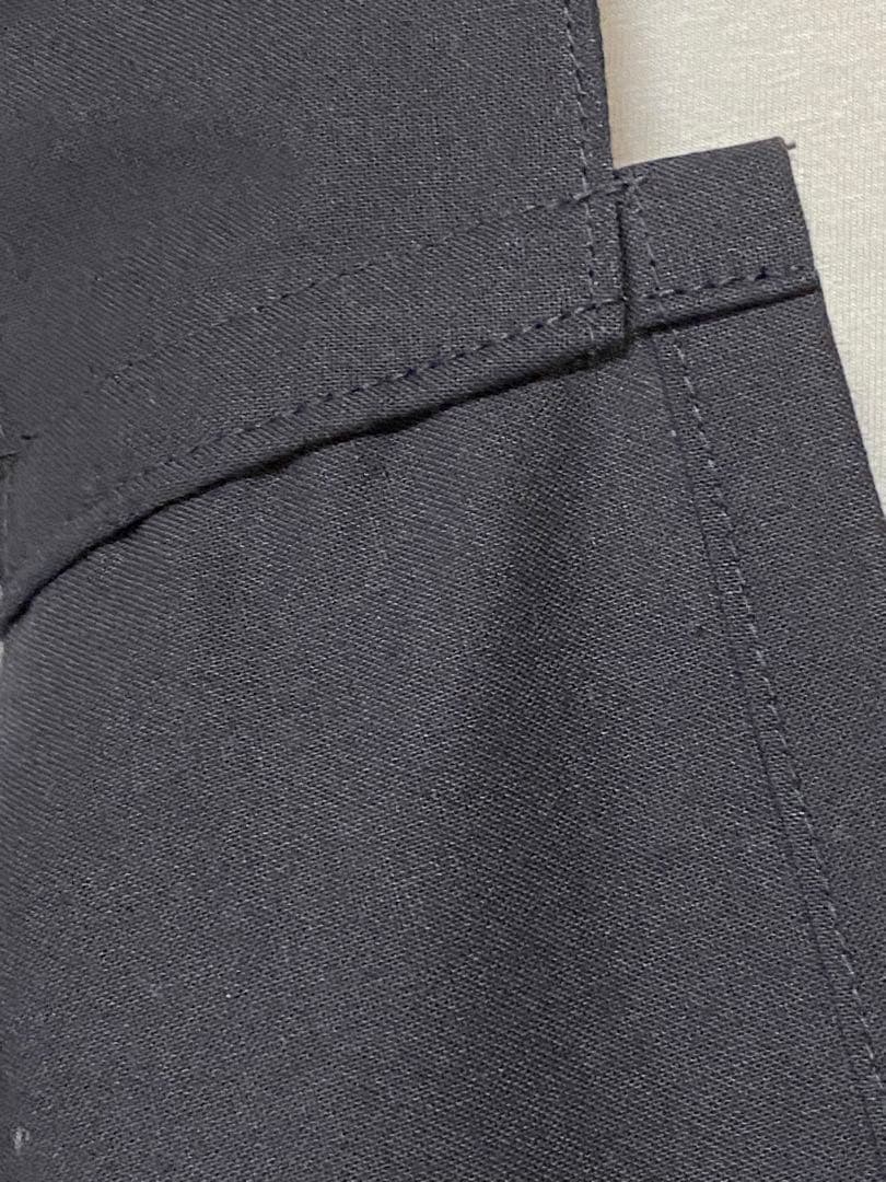 【 モダンなエプロン 】handmade●M〜L●黒い花