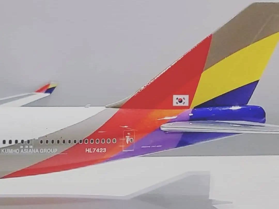 アシアナ航空　B 747-400 1/400