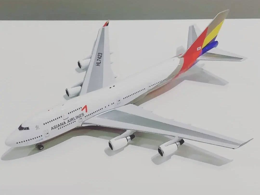アシアナ航空　B 747-400 1/400