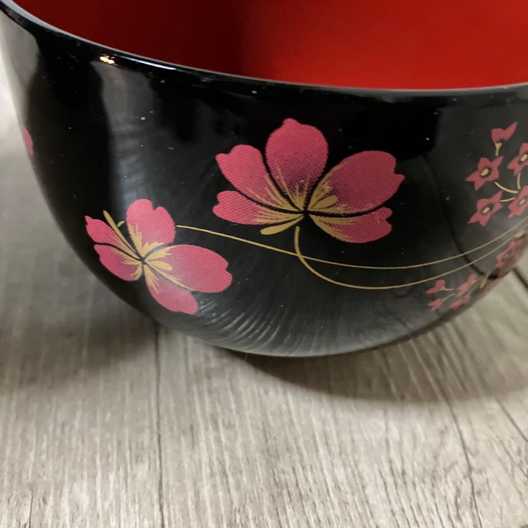 E-1 【未使用】汁椀 5客セット お碗 黒塗り 朱塗り 色違い花柄和食器箱入り