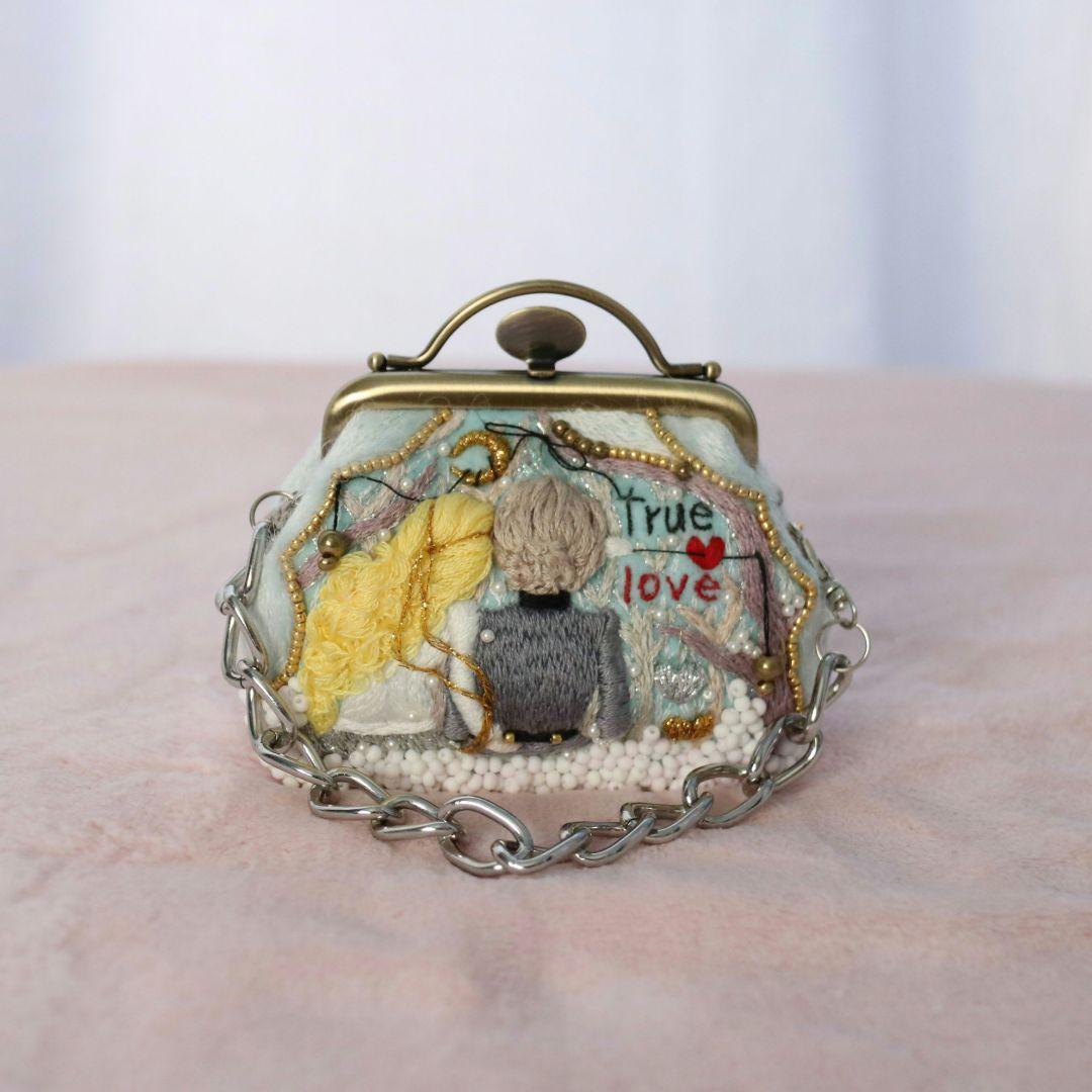 手刺繍のポーチ ロミオとジュリエット