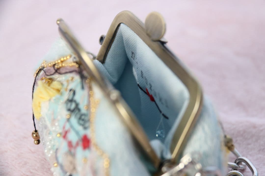 手刺繍のポーチ ロミオとジュリエット