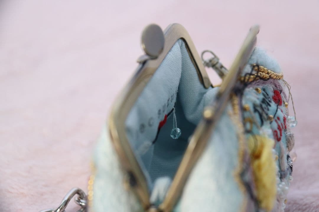 手刺繍のポーチ ロミオとジュリエット