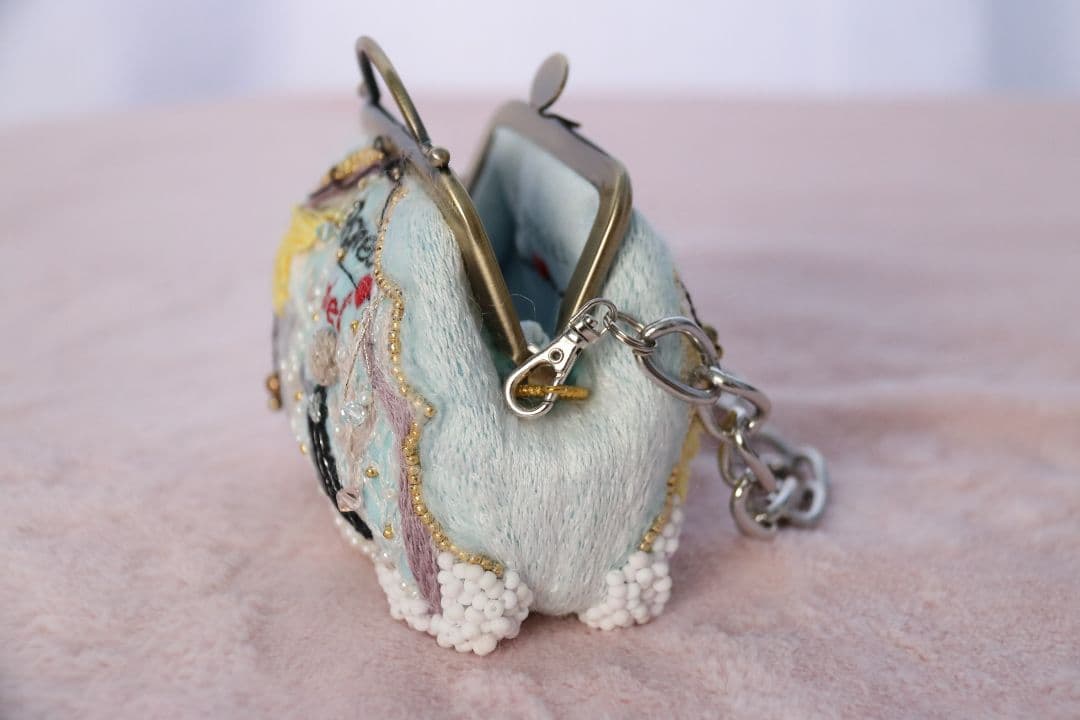 手刺繍のポーチ ロミオとジュリエット