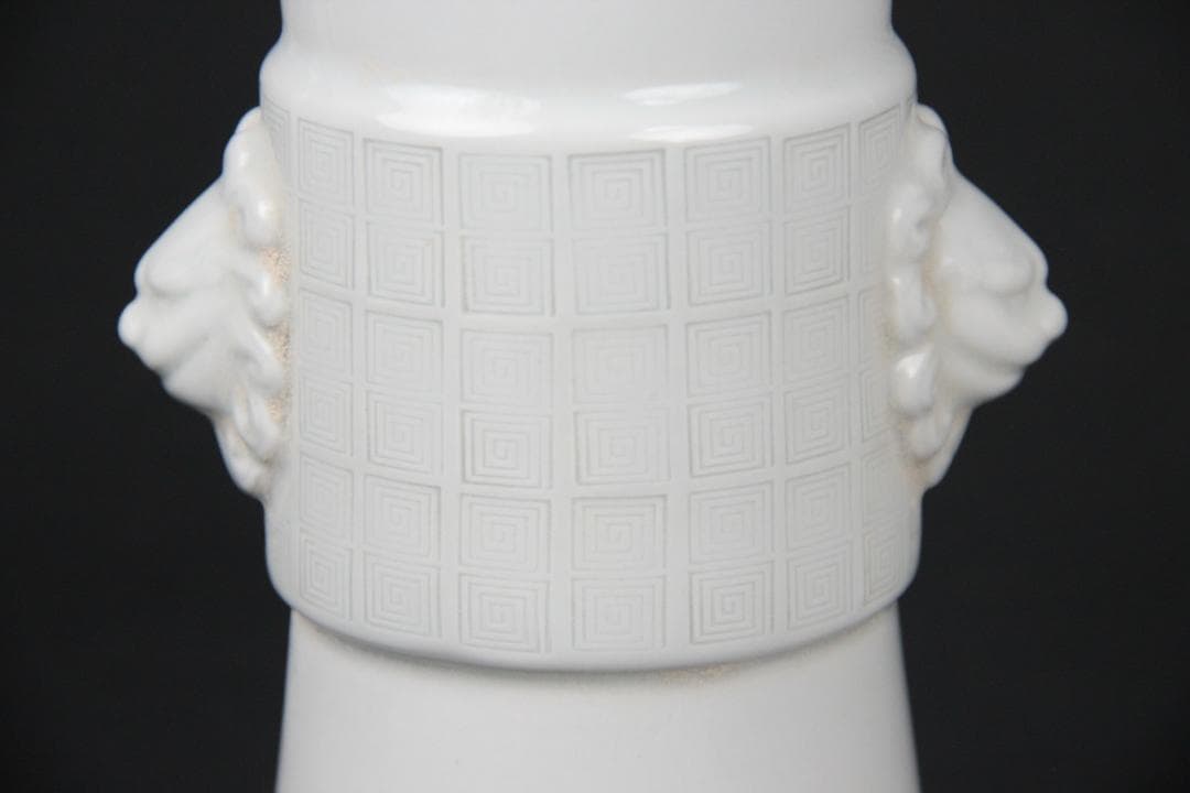 中国 徳化窯 時代 唐物 尊式 花瓶 大壺　白磁　獅子 約26cm NX23-6