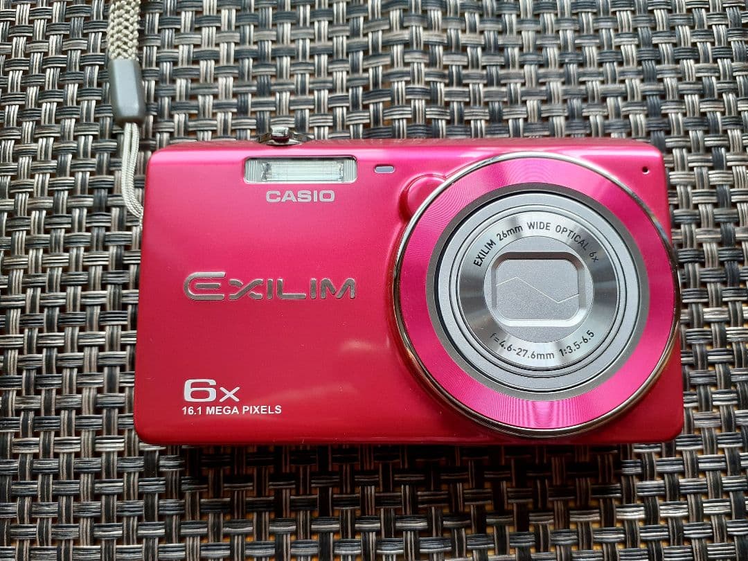 【美品】CASIO カシオ EXILIM EX-ZS20 レッド
