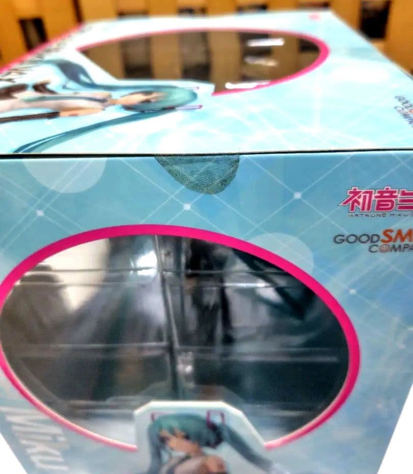 Hatsune Miku V4X 1/8スケールフィギュア