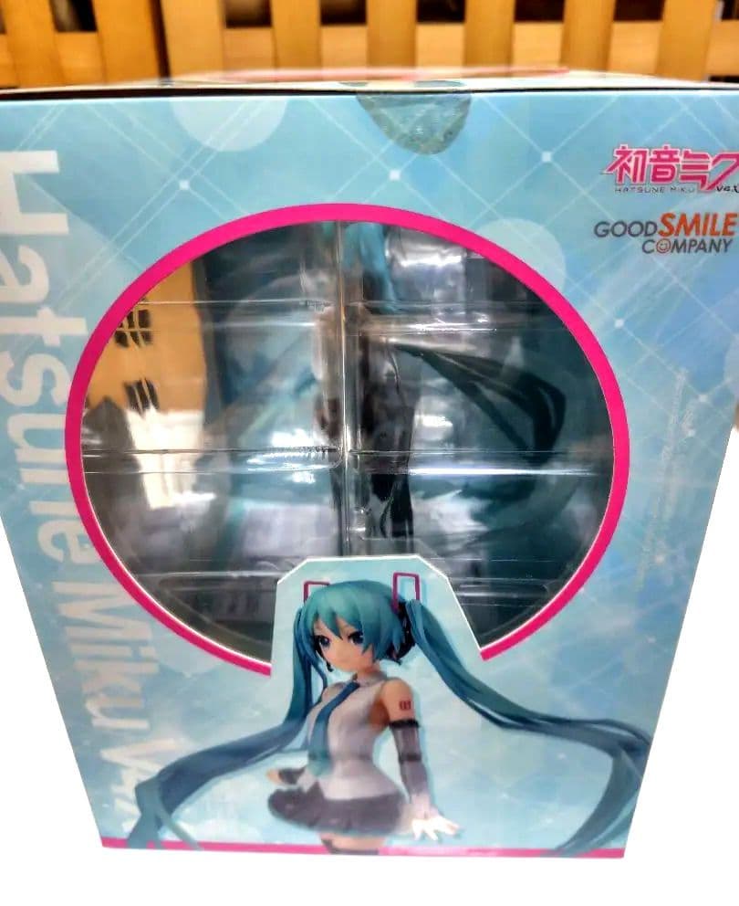 Hatsune Miku V4X 1/8スケールフィギュア