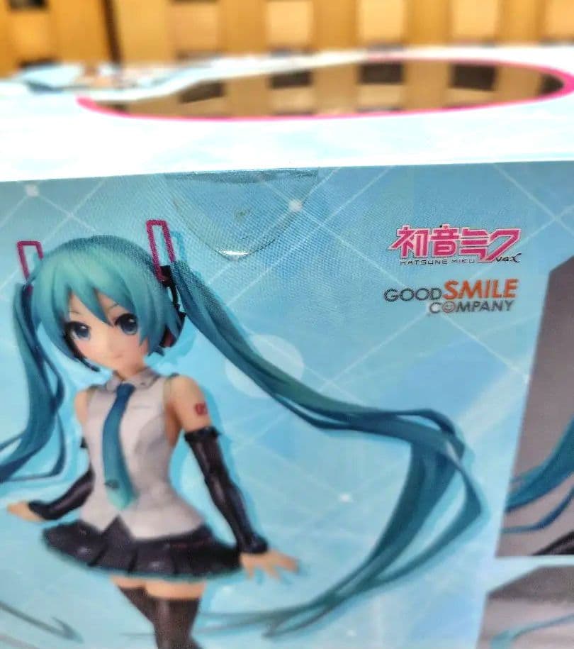Hatsune Miku V4X 1/8スケールフィギュア