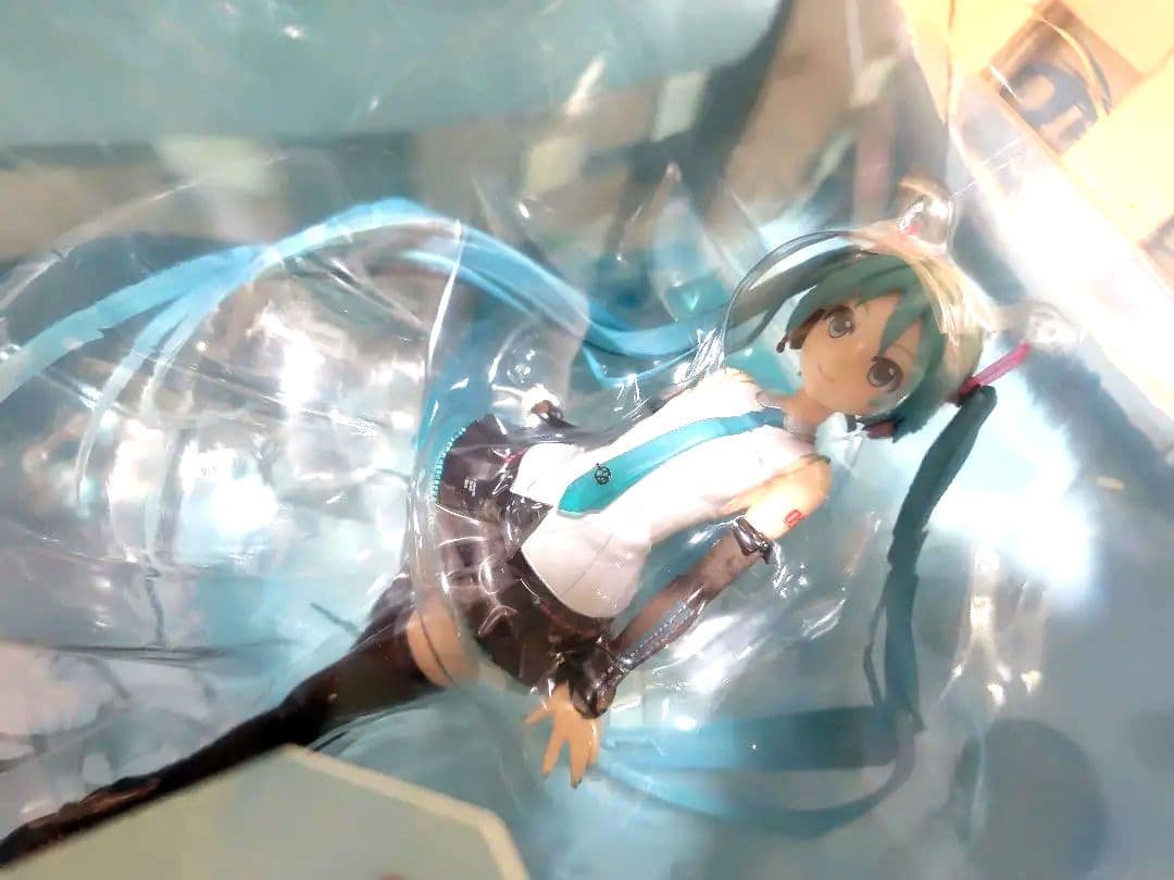 Hatsune Miku V4X 1/8スケールフィギュア