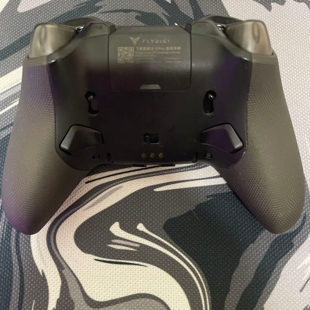 PC用ゲームコントローラー・コンバーター Vader 5 Pro