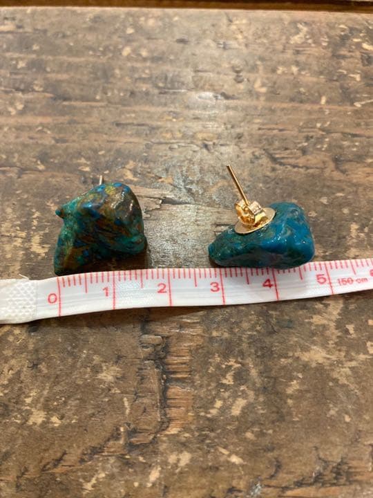 原石ピアス　クォンタムクワトロシリカ