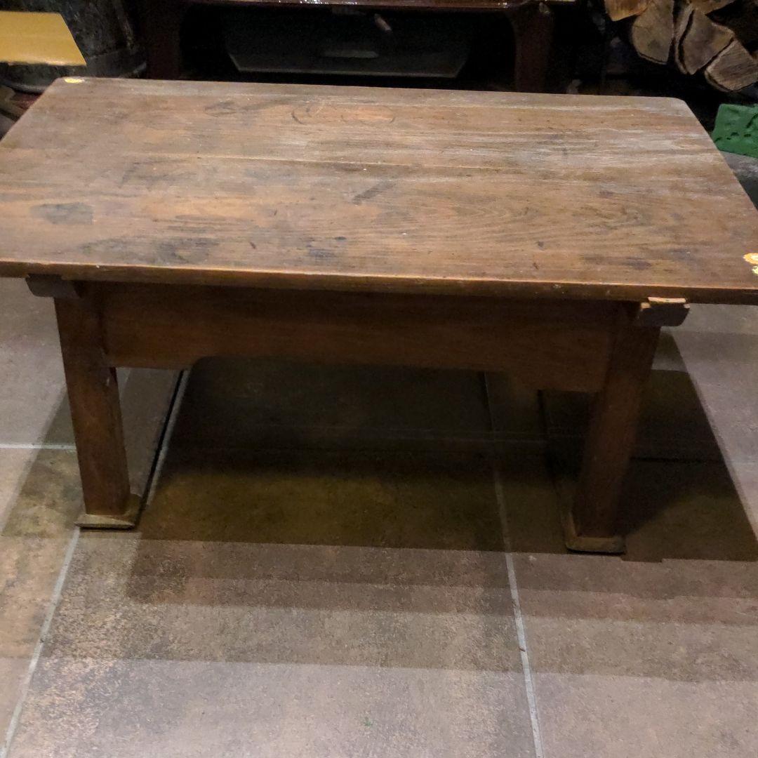 シャビーな　ローテーブル