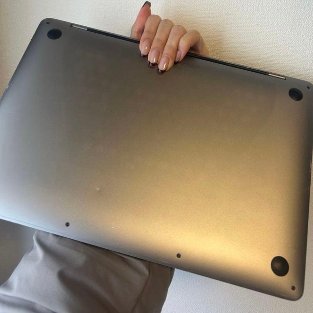 Apple MacBook Pro 【2025.12バッテリー交換済み】