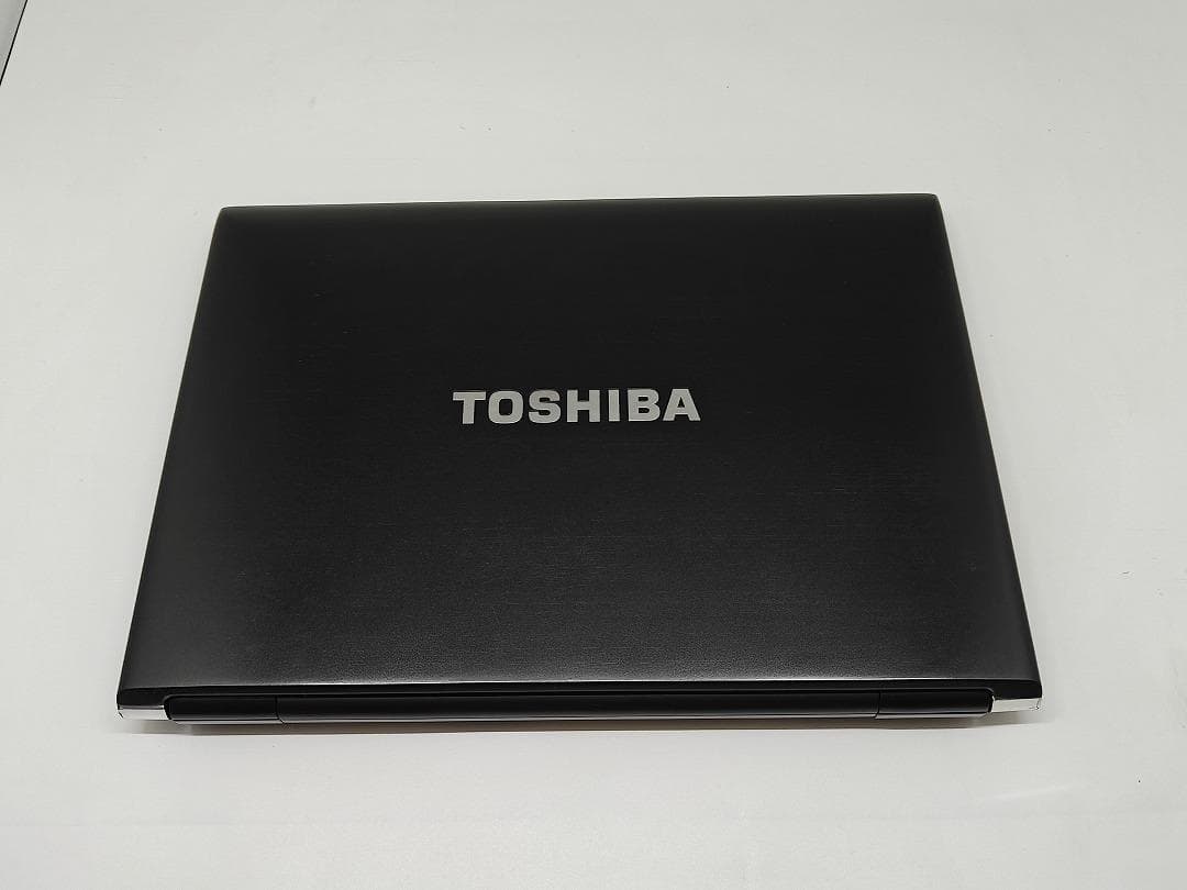 【東芝】爆速 Corei7/新品SSD128GB ノートパソコン 13.3 E1