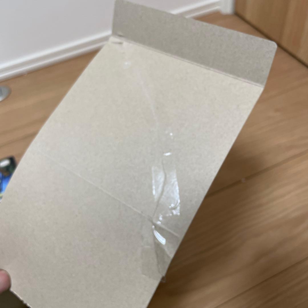 ピクミン テラリウムコレクション2 外箱の部分に破れあり。