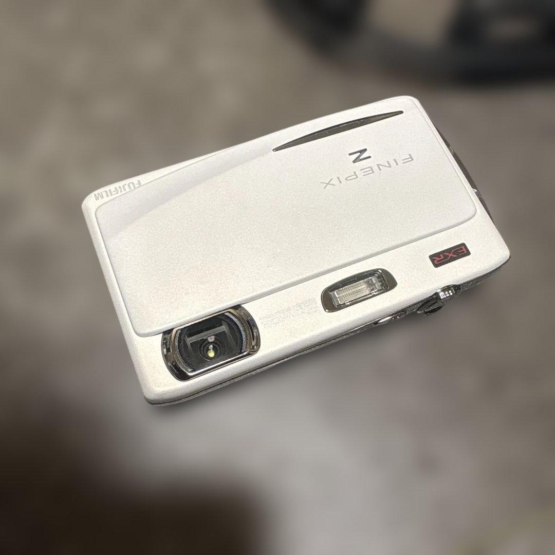 Fujifilm finepix z950EXR デジタルカメラ