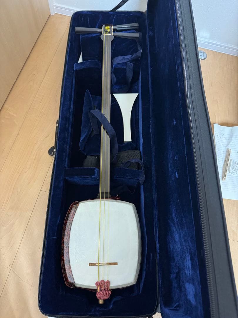 紅木　金細　津軽三味線　二本溝　子持ち綾杉　ケース付き