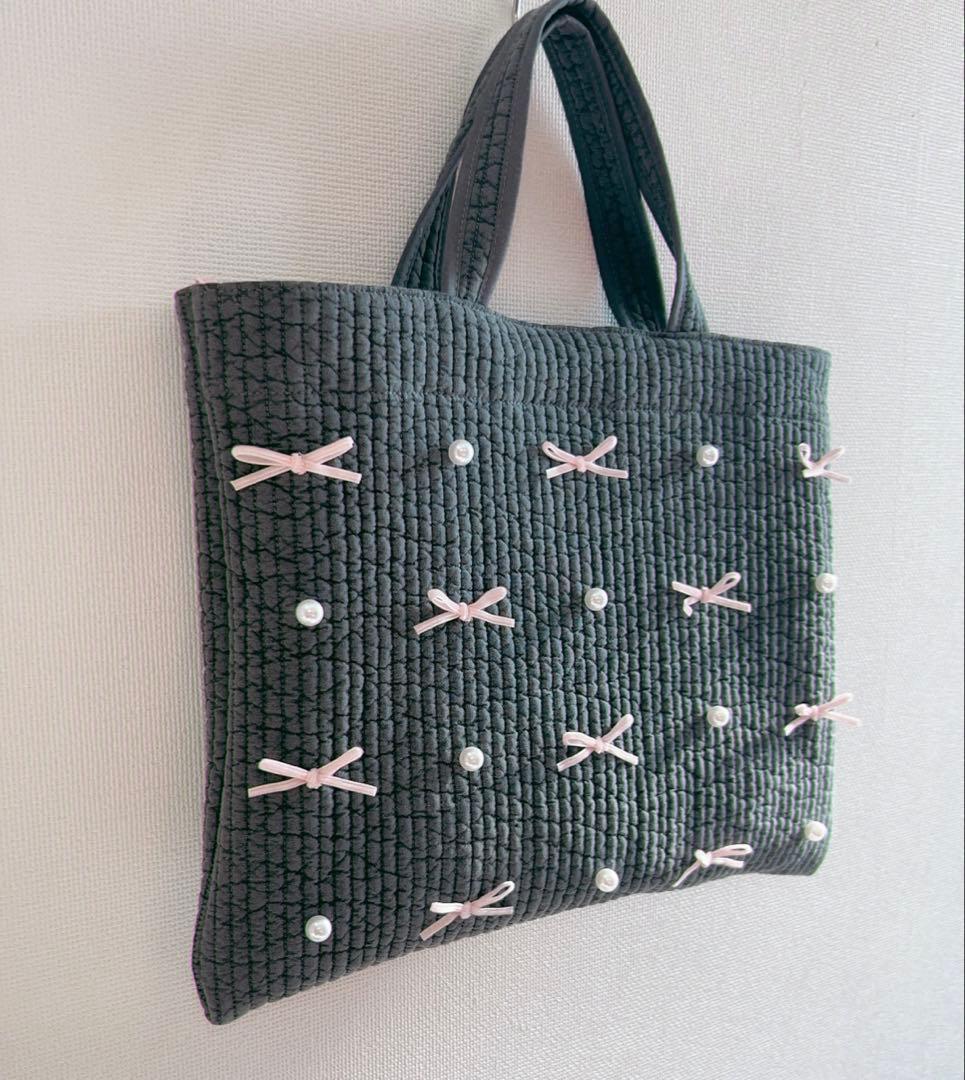 だいだいだい　レッスンバッグ　ヌビバッグ　　ダークグレー　リボン　ピンク