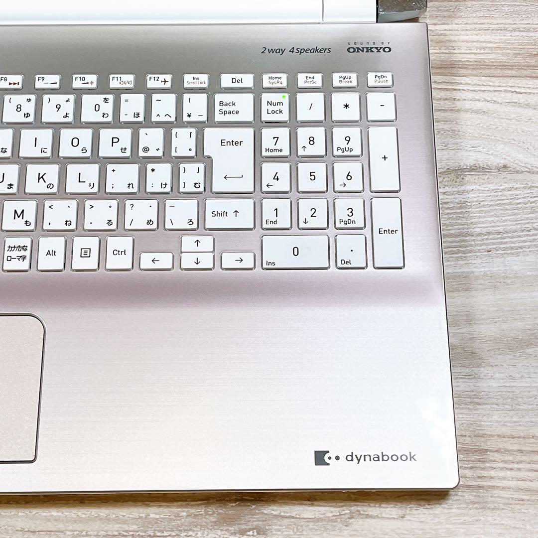 Windows11／第8世代 Core i7／メモリ8G／バッテリー良好／高性能