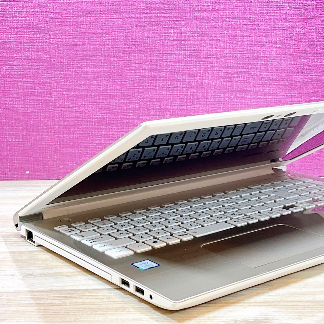 Windows11／第8世代 Core i7／メモリ8G／バッテリー良好／高性能