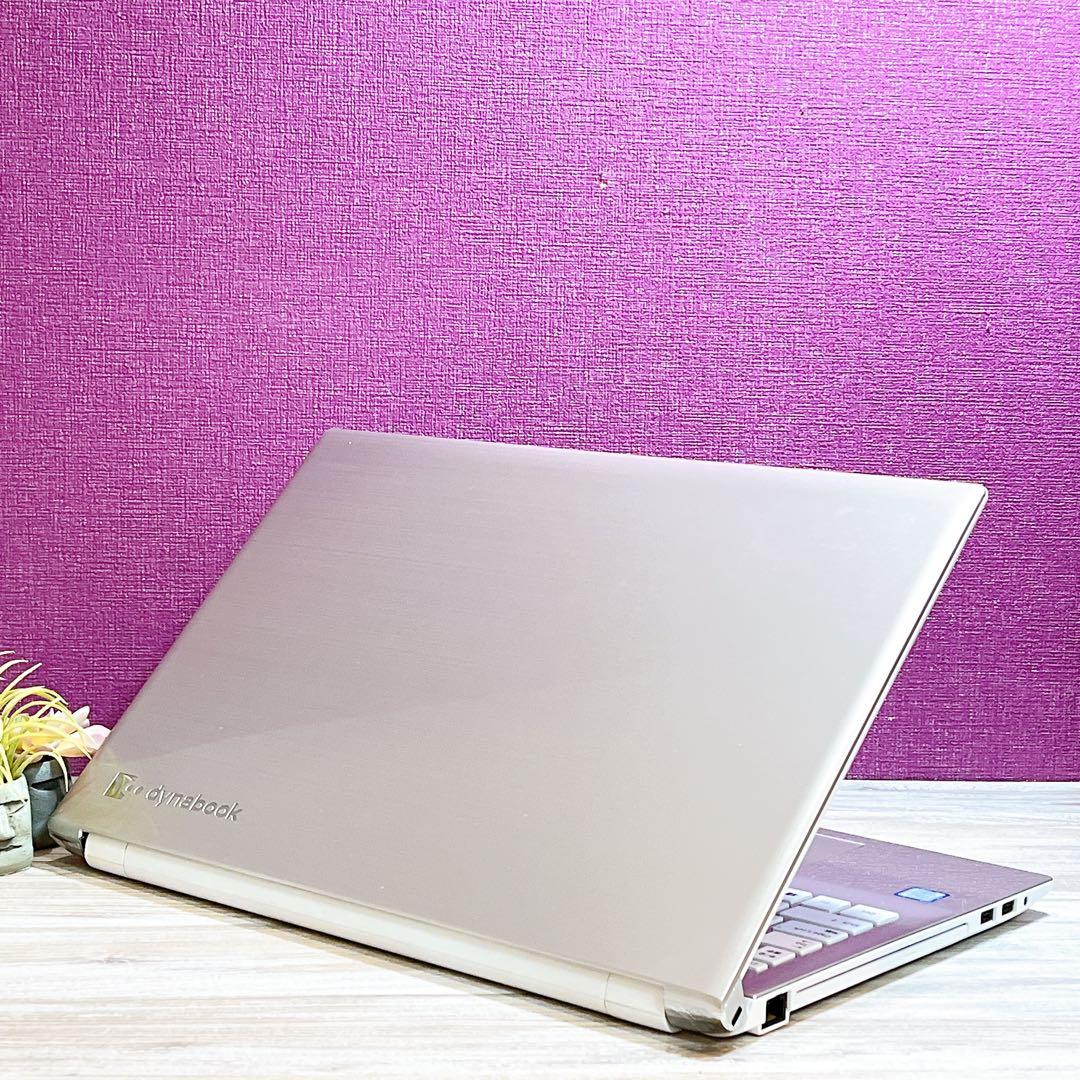 Windows11／第8世代 Core i7／メモリ8G／バッテリー良好／高性能